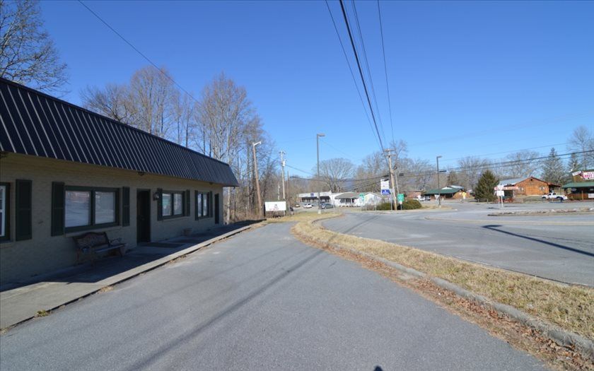 4 NC 69, Hayesville, NC 28904
